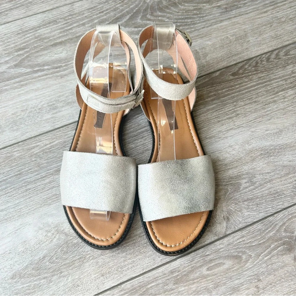 Modern Vintage Handmade All Leather Metallic Leather Sandals - Picture 3 of 12